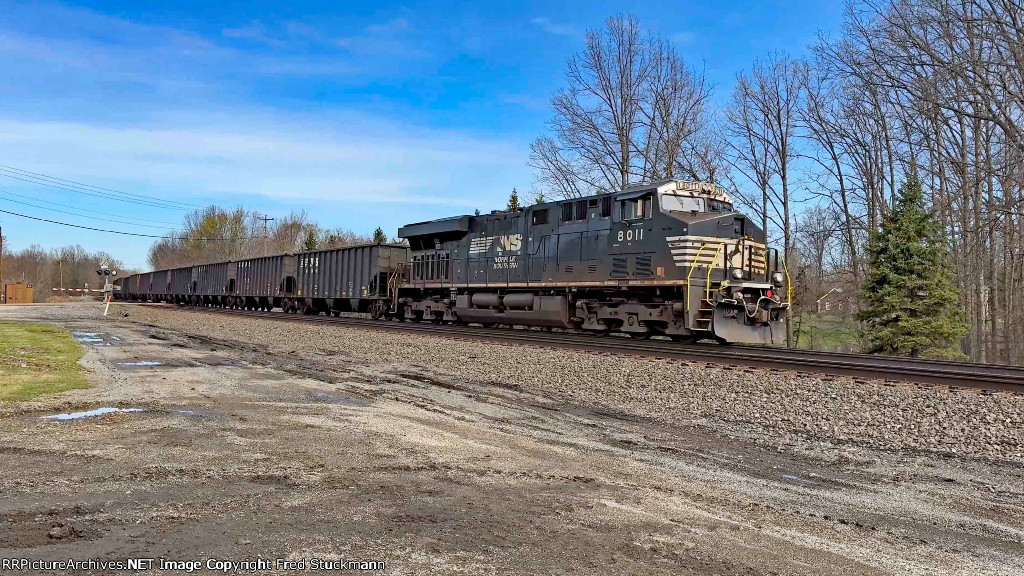 NS 8011 leads train 423 solo.